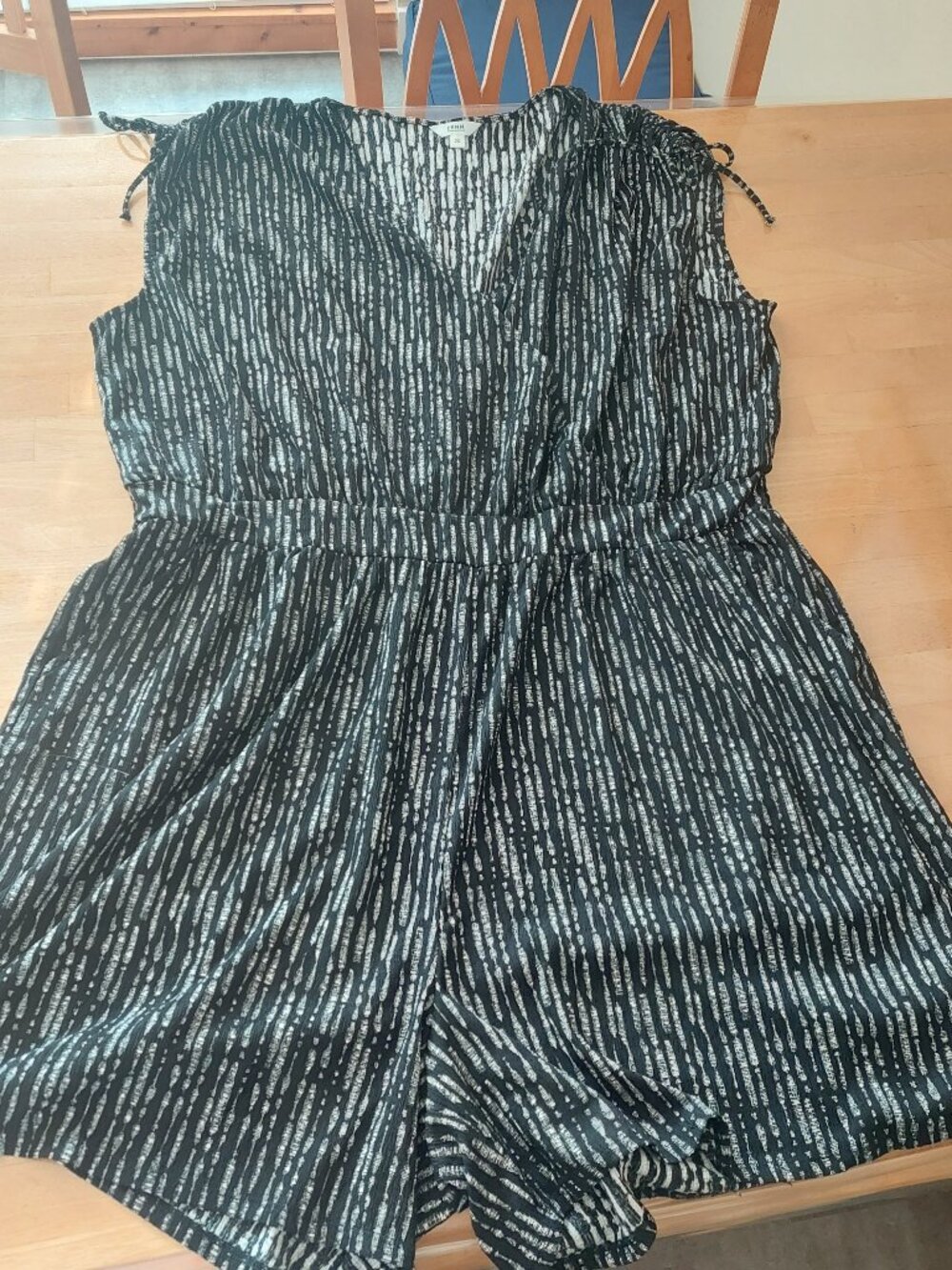 Pennington Printed Sleeveless Romper Black/White Plus Size 2X Faux Wrap/ V neck